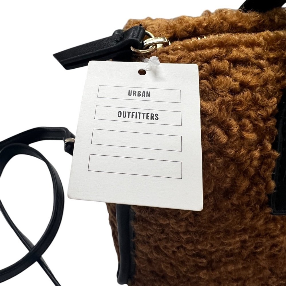 Urban Outfitters Sherpa Crossbody Bag - Picture 3 of 10